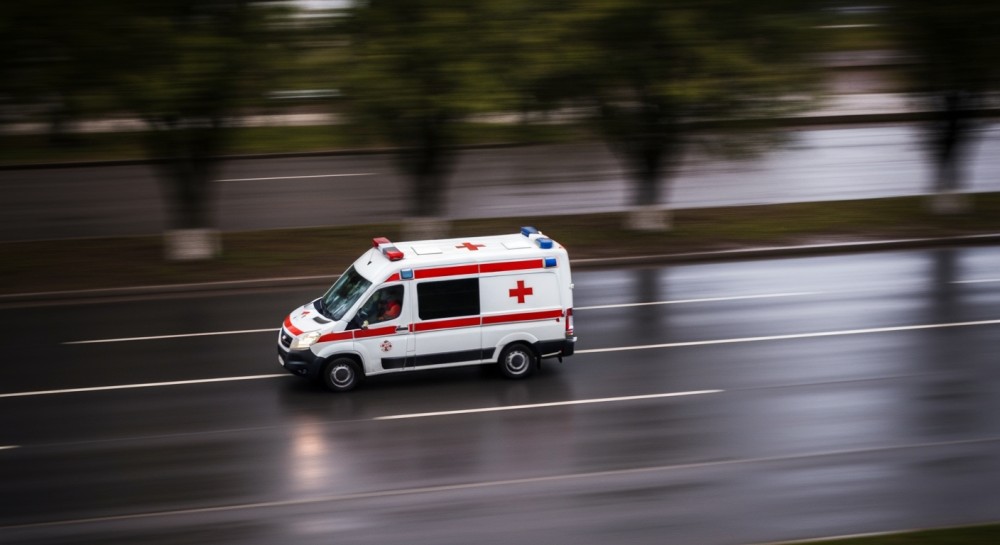 Zimowe niebezpieczeństwo: jak chronić się przed lodowymi soplami?