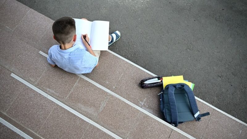 Zimowe Półkolonie Sportowe w Żoliborzu: Aktywność, Przyjaźń i Nowe Umiejętności!