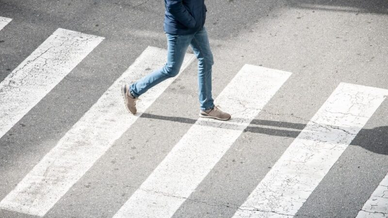 Zimowe wyzwania: Bezpieczeństwo pieszych w stolicy na czołowej stronie!