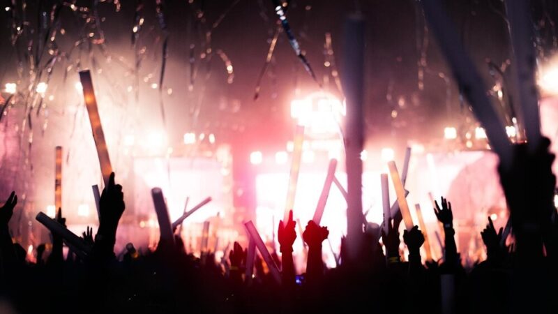 Muzyczna podróż w czasie: Koncert piosenek Krzysztofa Krawczyka w Białołęce