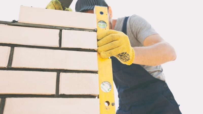 Nowoczesny Dzienny Dom Pobytu w Ochocie: Przemysłowa Przemiana dla Seniorów