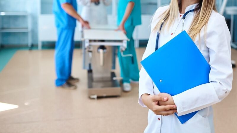 Przychodnia Hipokrates w Ursusie na nowej drodze: nowy właściciel ratuje placówkę!