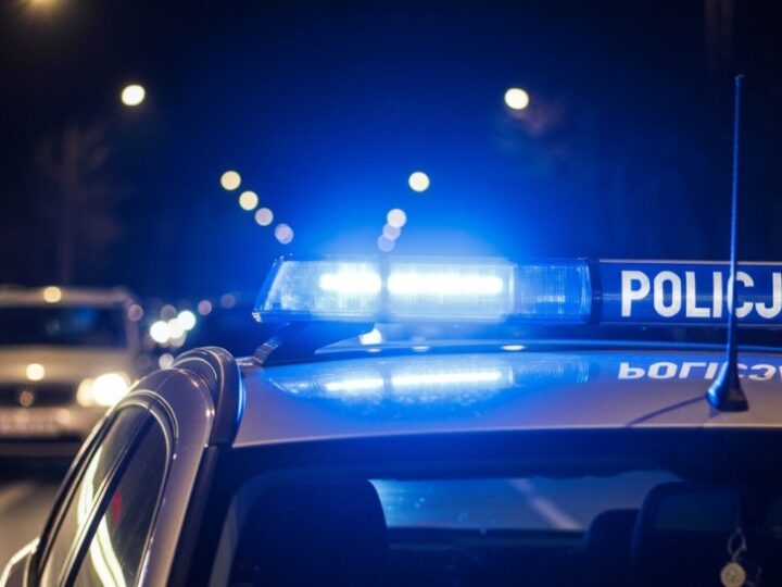 Wielka kradzież w apartamencie: Policja rozwiązuje sprawę oszustów z 22 zarzutami