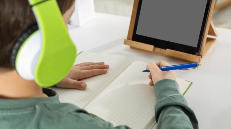 Młodzież w akcji: Policja i Praga Północ przeciw przemocy i uzależnieniom