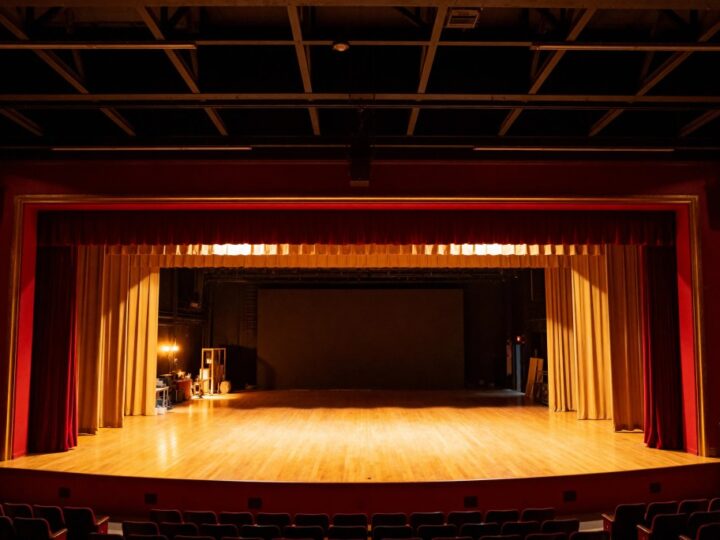 Spotkanie z Marią Pakulnis: Ikona polskiego kina w Czytelni Naukowej