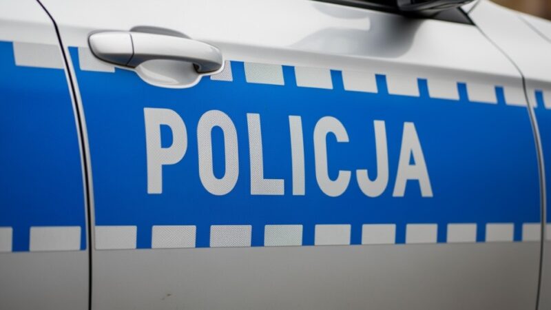 Skuteczna akcja policji: trzech poszukiwanych w rękach nowodworskich funkcjonariuszy