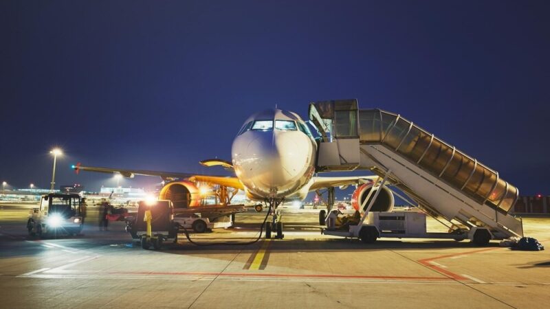 Lotnisko Chopina: Ekstremalne szkolenie ratunkowe na pływalni