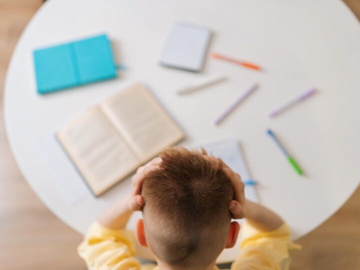 Karnawałowa magia w Bibliotece: kreatywność i dinozaury dla najmłodszych!