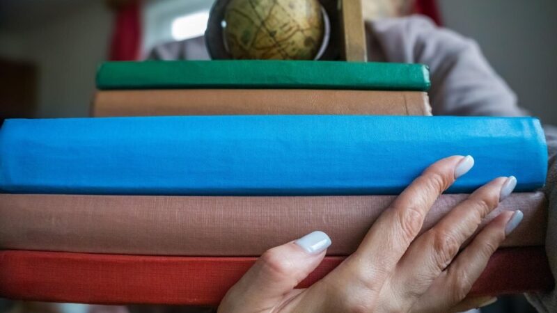 Targi Pracy: Młodzież Spotyka Policjantów i Odkrywa Swoją Przyszłość