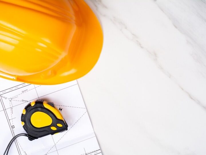 Zabytkowa kamienica na Saskiej Kępie odzyskuje blask po renowacji