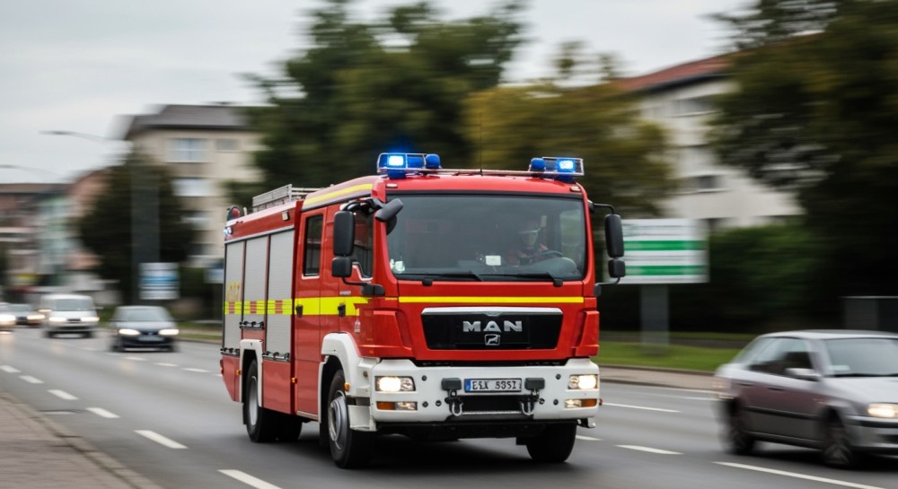 Pożar w Szeligach: mieszkańcy w akcji, strażacy na ratunek!