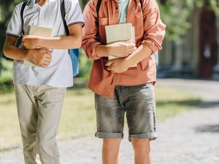 Bezpieczna młodzież: Jak szkoły walczą z zagrożeniami w sieci?