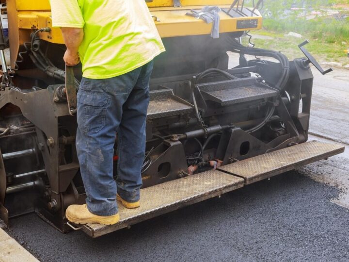 Wiosna przynosi remonty ulic w Warszawie