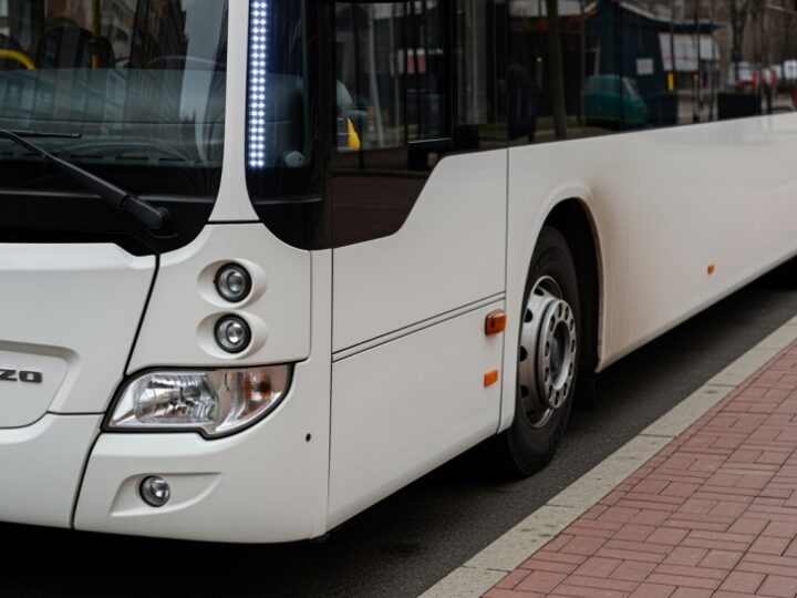 Wielkanocne zmiany w rozkładach komunikacji miejskiej w Warszawie