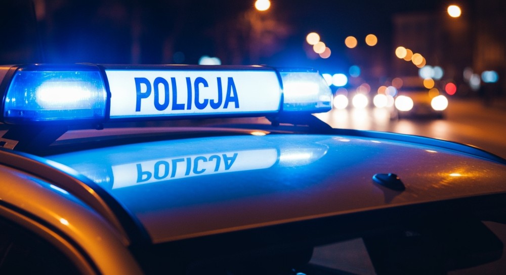 Zgłoszenie uszkodzenia auta kończy się aresztowaniem poszukiwanego mężczyzny
