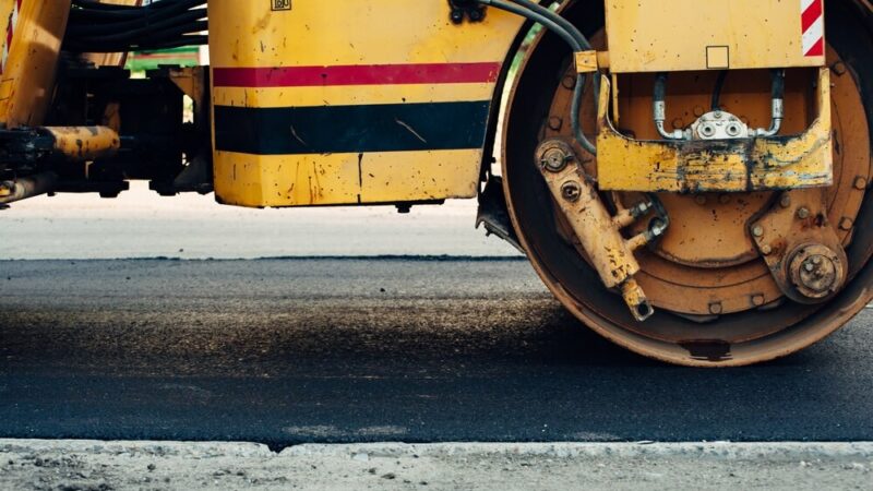 Utrudnienia na Boznańskiej: Remont zmienia ruch drogowy!