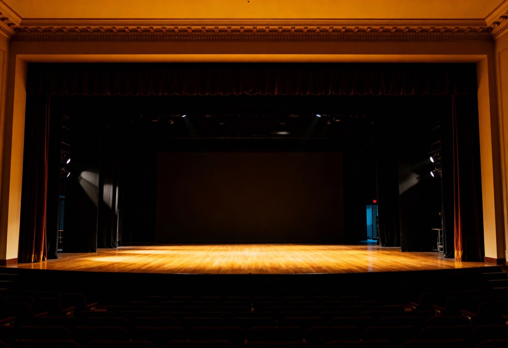 Eko-spektakl dla najmłodszych: zabawa z recyklingiem i żywiołami!