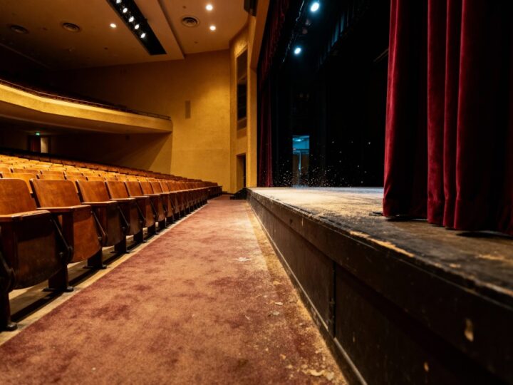 Ekodancing w Wypożyczalni nr 69: Frania Recykling i cztery żywioły na scenie!