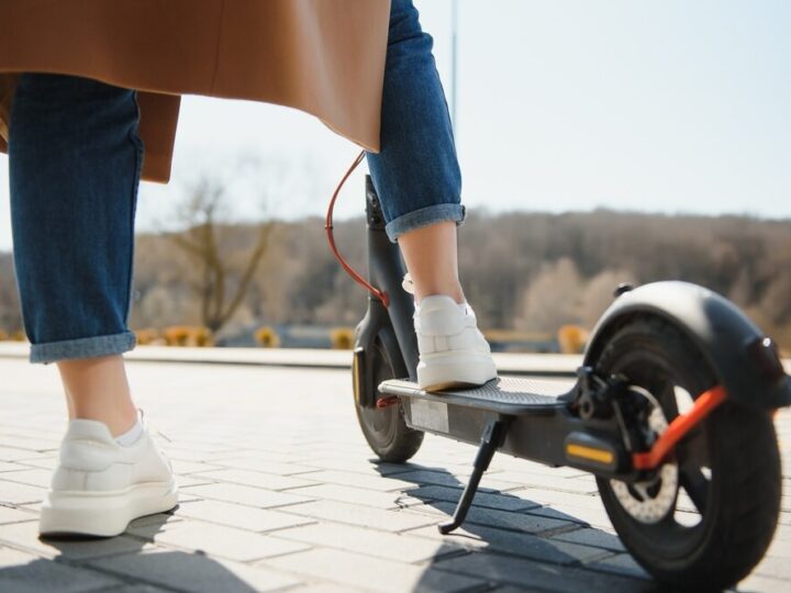 Hulajnoga kontra Toyota – strażnicy pomogli ofierze wypadku