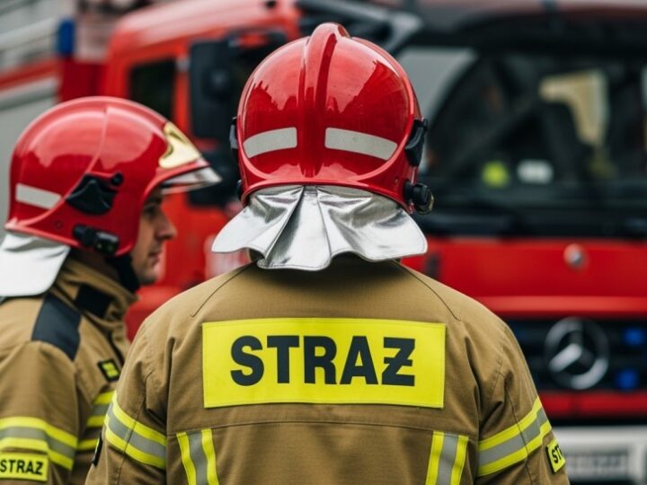 Bohaterowie w akcji: Strażacy walczą z żywiołem w Warszawie