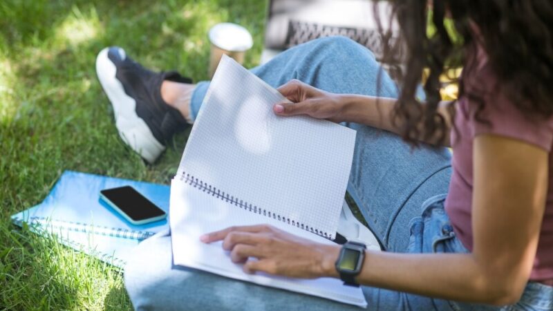 Twórcze Piątki w Wypożyczalni nr 69 – Dołącz do Zabawy!