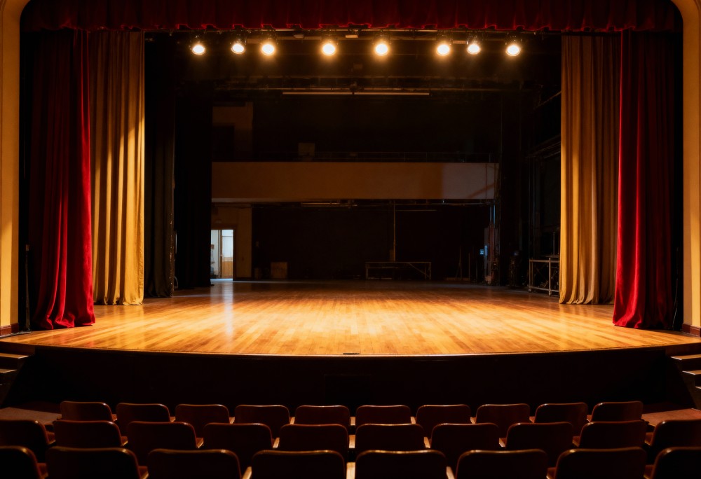 Teatralna Majówka: Sztuka na świeżym powietrzu w Kamionku!