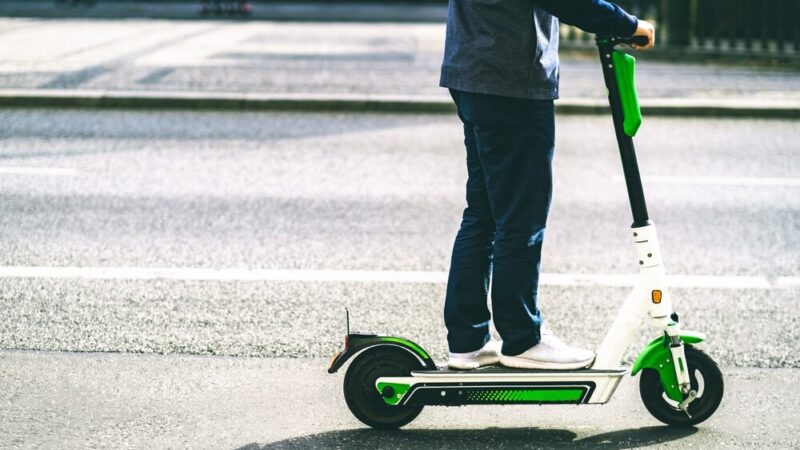 Pijany na hulajnodze: dramatyczny wypadek na skrzyżowaniu