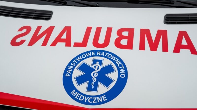 Pijana opiekunka w rękach policji: zagrożenie dla czterolatka w Karczewie