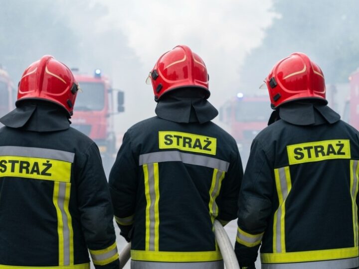 Pożar krzyża w Warszawie: strażacy w akcji ratują parafię przed zagrożeniem