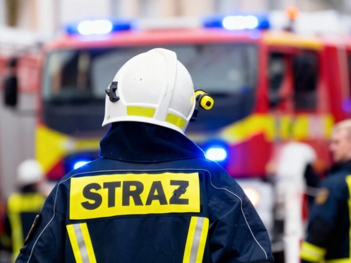 Warszawscy strażacy doskonalą umiejętności w budynku INTRACO