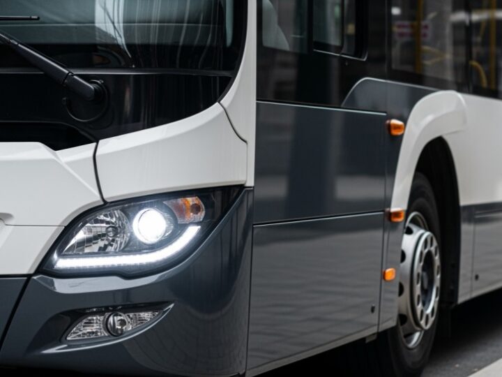 Nowy trambuspas w Warszawie: rewolucja w komunikacji miejskiej!