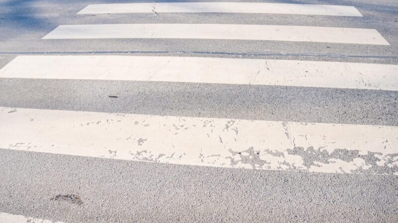 Nowe przejście dla pieszych na Kieleckiej – bezpieczeństwo uczniów na pierwszym miejscu!