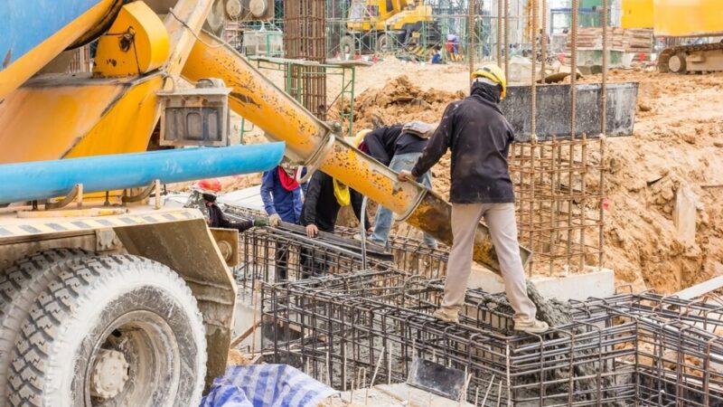 Żłobek na Białołęce rośnie w siłę: Wiecha zawieszona!