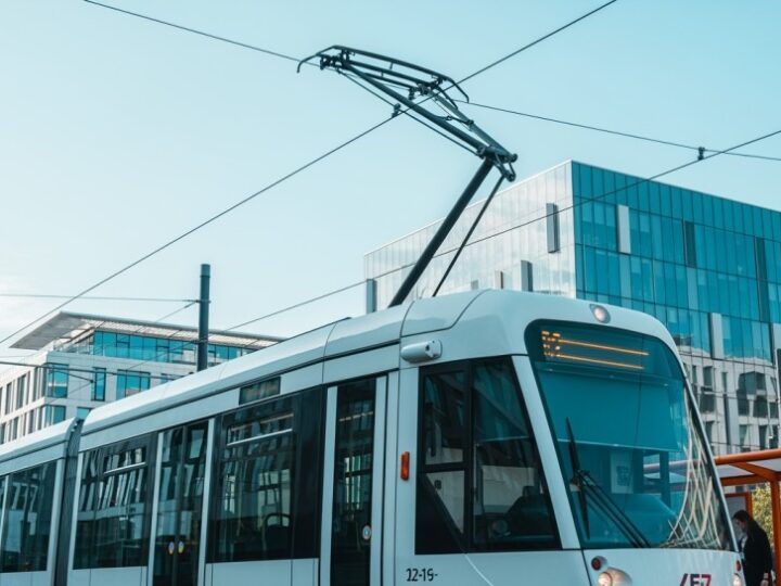 Młodzi odkrywcy warszawskiego transportu publicznego za kulisami komunikacji miejskiej