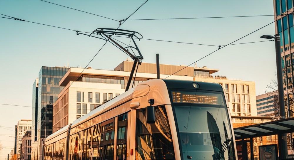 Syrenka wraca na torowiska – Warszawa modernizuje Aleje Jerozolimskie!