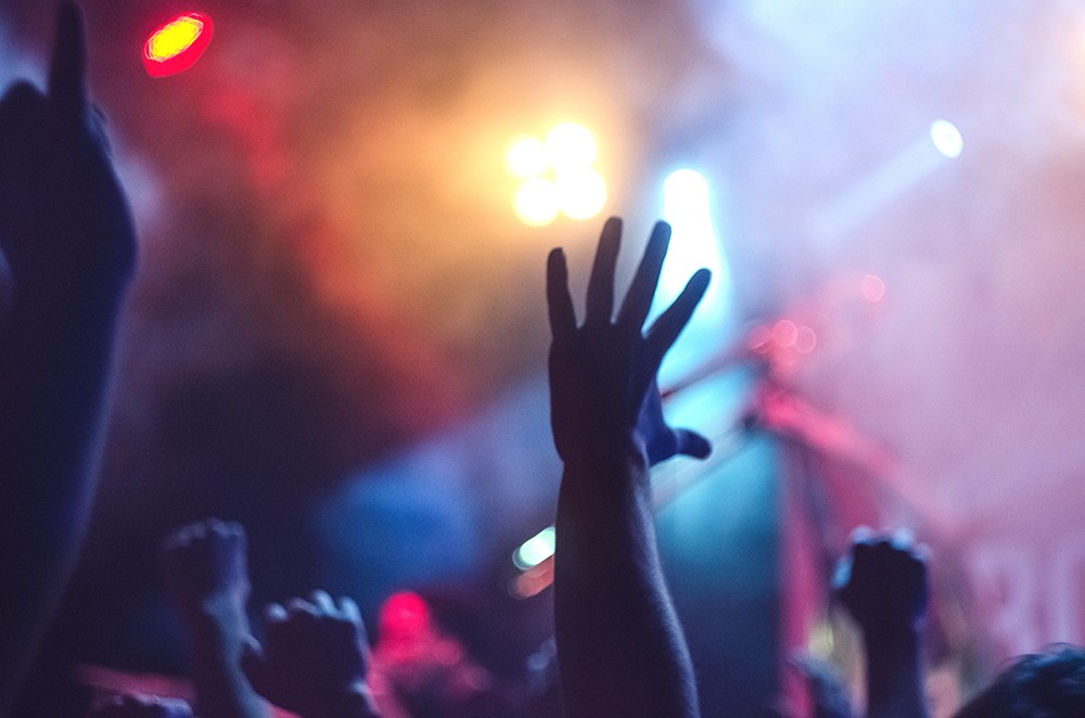 Taniec w ciszy: Silent Disco w Parku Pięciu Sióstr!