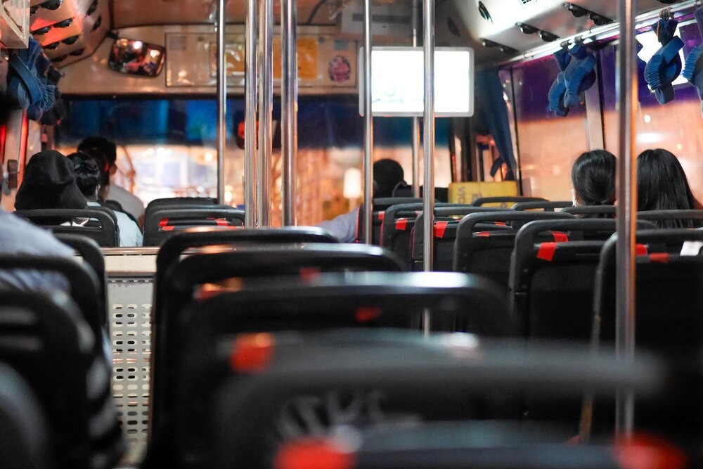 Wakacyjny Autobus wyrusza na trasę pełną atrakcji w Warszawie!