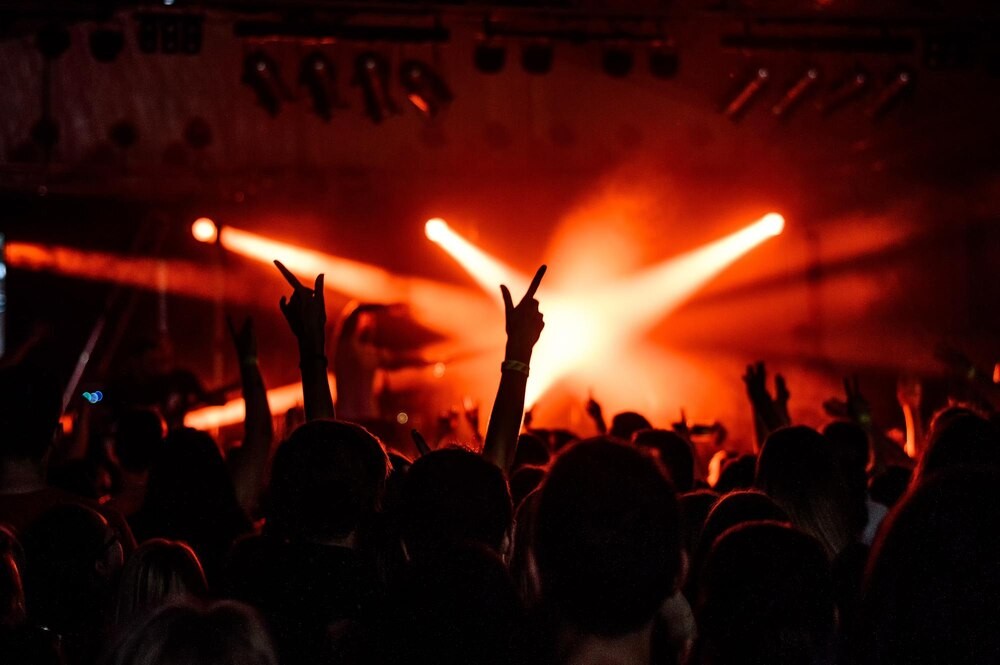 Jak bezpiecznie dotrzeć na koncert The Weeknd na PGE Narodowym?