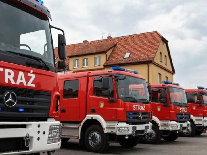 Białołęka w akcji: strażacy opanowali niebezpieczny wyciek kwasu solnego