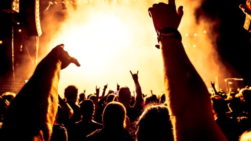 Muzyczny Festiwal na Placu Zamkowym: Tradycja Spotyka Nowoczesność