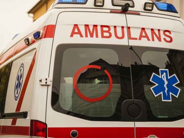 Policjanci w akcji: Bohaterstwo na Krakowskim Przedmieściu!