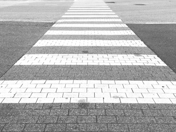Policja apeluje o pomoc w sprawie potrącenia pieszej w Płochocinie