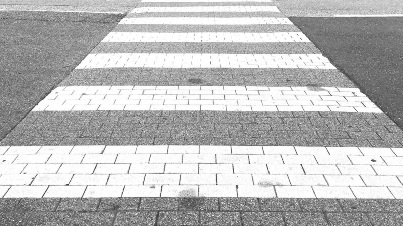 Policja apeluje o pomoc w sprawie potrącenia pieszej w Płochocinie