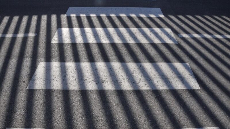 Bohaterstwo na ulicy Czerskiej: Jak mieszkańcy zareagowali na kryzysową sytuację seniora