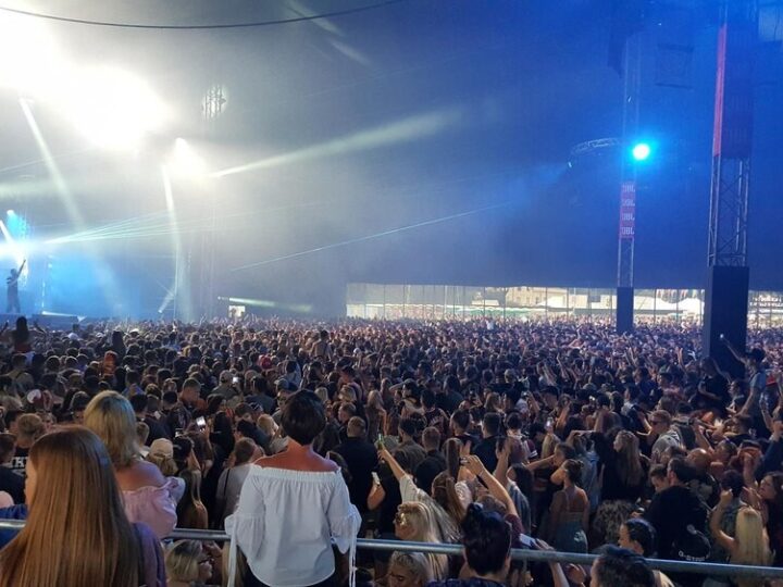 Muzyczne Skrzyżowanie Kultur: Festiwal Pełen Światowych Brzmień w Warszawie!