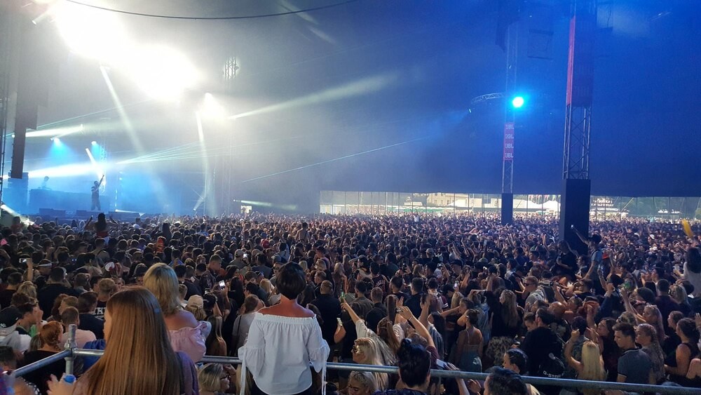 Muzyczne Skrzyżowanie Kultur: Festiwal Pełen Światowych Brzmień w Warszawie!