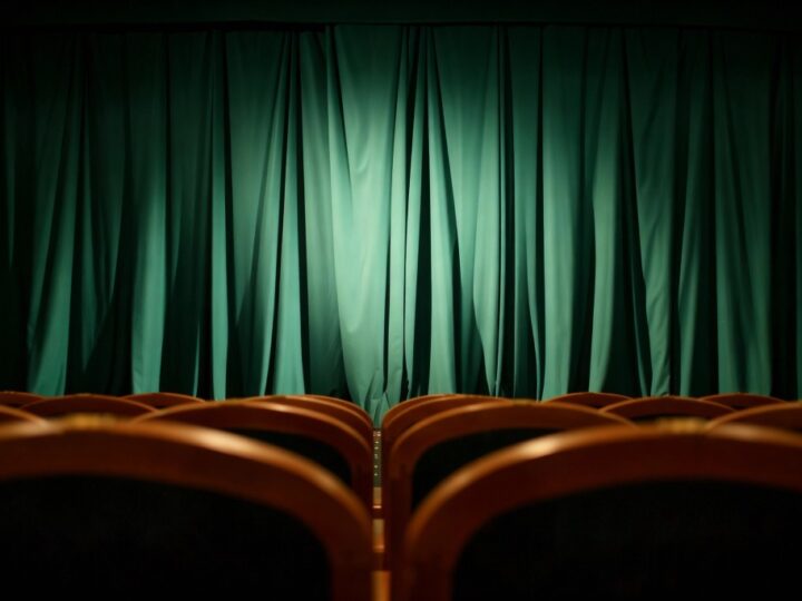 Titanic na scenie: Niezapomniana podróż do 1912 roku