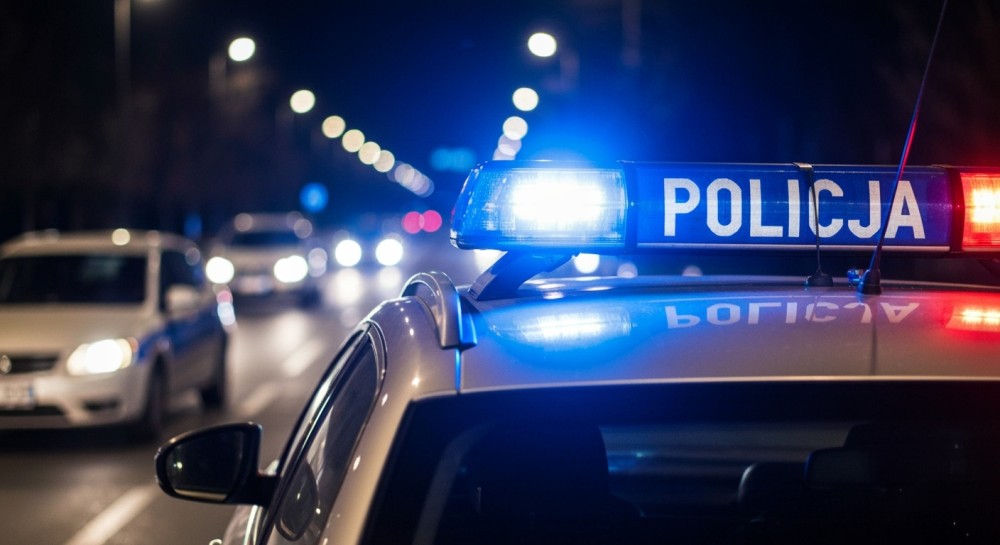 Policja poszukuje mężczyzn związanych z kradzieżą kart płatniczych w Warszawie