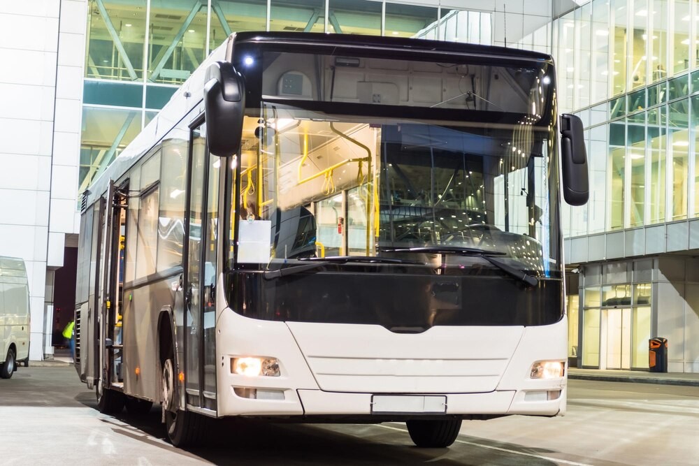 Utrudnienia w komunikacji: Zmiany w kursach autobusów 108, 130 i 162 w Warszawie