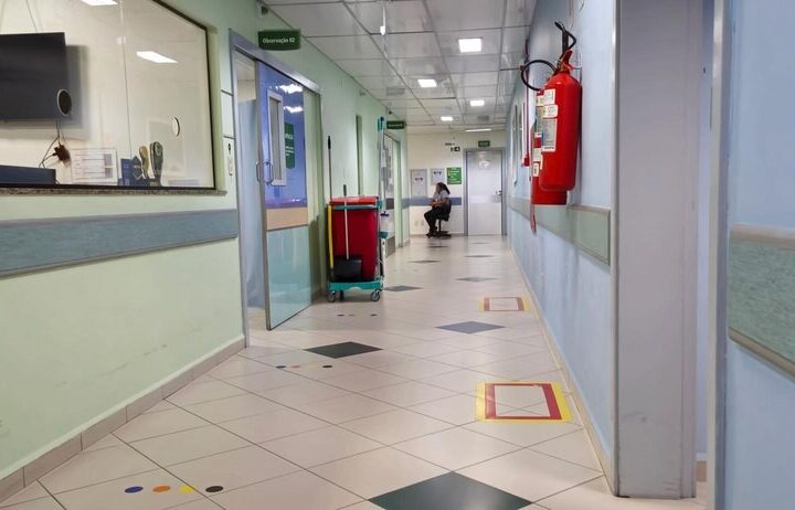 Bezpieczeństwo na SOR: Policja wspiera personel medyczny w kryzysowych sytuacjach